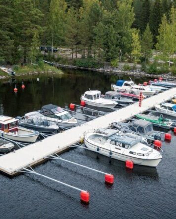 Vaheri sadama monoliitkai torupoomiga, usaldusväärne Top Marine lahendus