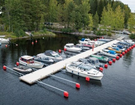 Vaheri sadama monoliitkai torupoomiga, usaldusväärne Top Marine lahendus