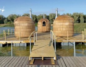 Ujuvad Iglu saunad Harku järvel