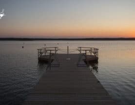 Karujärve ujumiskai ECO kaetugede ja ujumisredelitega