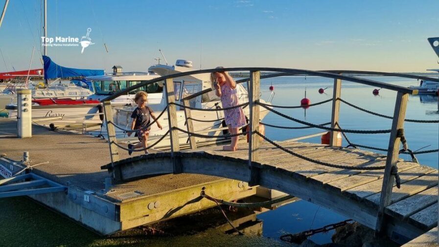 Kaarkäigusild Orjaku sadamas,Saaremaal