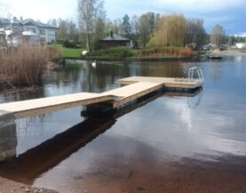 T-kujuline ujumiskai Poolas