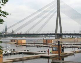 Ujuvmajad Riia City Marinas